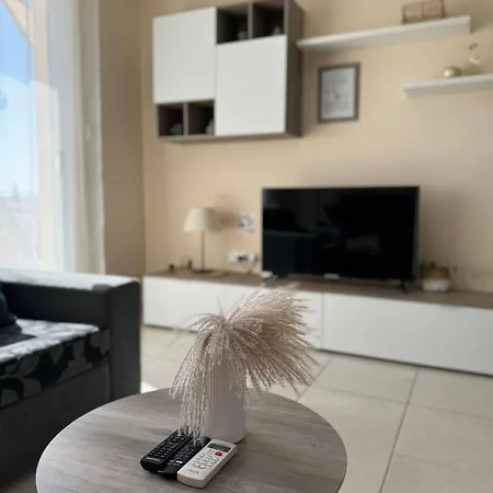 Beautiful Nissi With Big Sunny Veranda Apartamento Ayia Napa